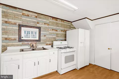 Kitchen - 17 2nd Ave, Baltimore, MD 21225 photo 2 of 4