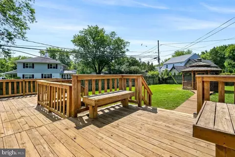 Exterior - 301 Beverley Pl, Edgewater, MD 21037 photo 5 of 9
