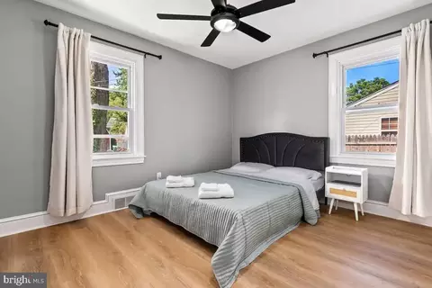 Bedroom - 301 Beverley Pl, Edgewater, MD 21037 photo 4 of 7