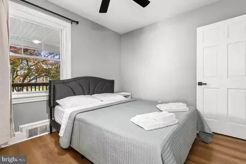 Bedroom - 301 Beverley Pl, Edgewater, MD 21037 photo 5 of 7