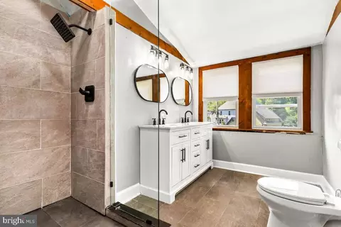Bath - 301 Beverley Pl, Edgewater, MD 21037 photo 2 of 2