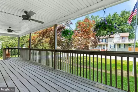 Exterior - 301 Beverley Pl, Edgewater, MD 21037 photo 6 of 9