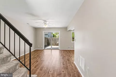 Living - 1912 Tupello Pl, Crofton, MD 21114 photo 2 of 5