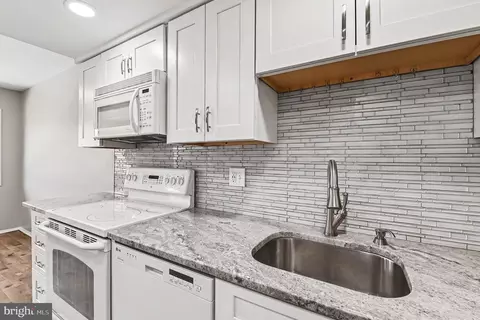 Kitchen - 1912 Tupello Pl, Crofton, MD 21114 photo 1 of 2