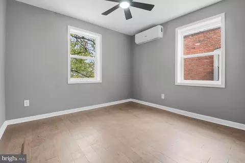 906 1st St, Baltimore, MD 21225 photo 4