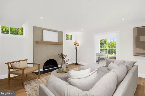 Living - 11 S Acton Pl, Annapolis, MD 21401 photo 7 of 11