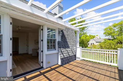 Exterior - 11 S Acton Pl, Annapolis, MD 21401 photo 8 of 25