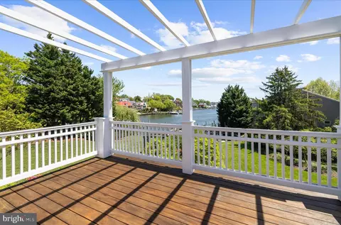 Exterior - 11 S Acton Pl, Annapolis, MD 21401 photo 6 of 25
