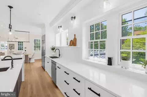 Kitchen - 11 S Acton Pl, Annapolis, MD 21401 photo 1 of 9