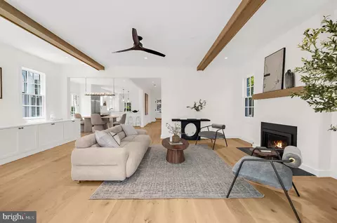 Living - 11 S Acton Pl, Annapolis, MD 21401 photo 3 of 8