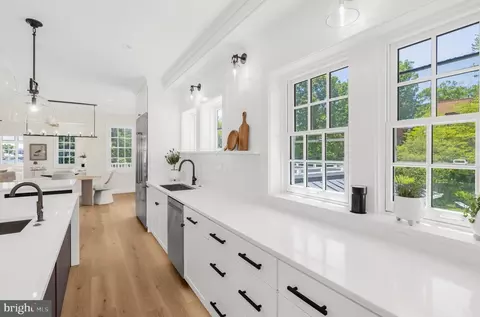 Kitchen - 11 S Acton Pl, Annapolis, MD 21401 photo 5 of 5