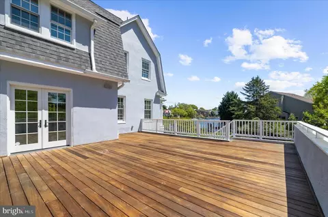Exterior - 11 S Acton Pl, Annapolis, MD 21401 photo 10 of 25