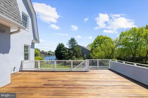 Exterior - 11 S Acton Pl, Annapolis, MD 21401 photo 11 of 25