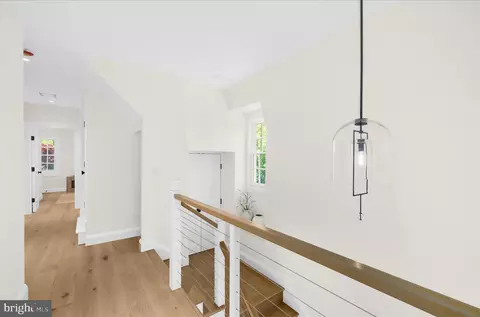 Entry Way - 11 S Acton Pl, Annapolis, MD 21401 photo 7 of 10