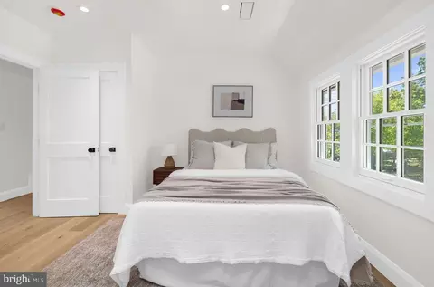 Bedroom - 11 S Acton Pl, Annapolis, MD 21401 photo 7 of 11