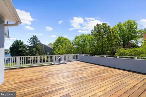 Exterior - 11 S Acton Pl, Annapolis, MD 21401 photo 9 of 25