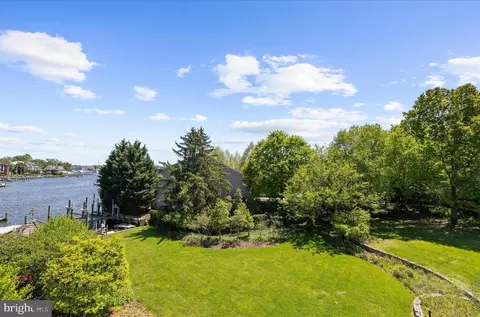 Exterior - 11 S Acton Pl, Annapolis, MD 21401 photo 5 of 25