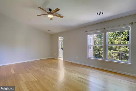 Living - 3430 Dental Ct, Edgewater, MD 21037 photo 9 of 9