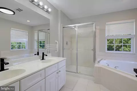 Bath - 3430 Dental Ct, Edgewater, MD 21037 photo 1 of 3