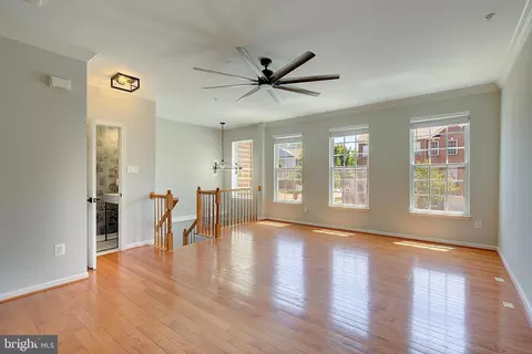 Living - 3430 Dental Ct, Edgewater, MD 21037 photo 2 of 9