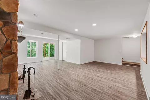 Living - 2056 Gate Dr, Annapolis, MD 21401 photo 7 of 7
