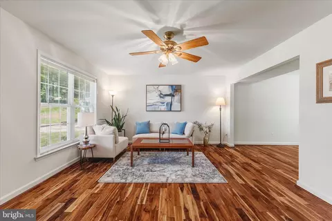 Living - 2056 Gate Dr, Annapolis, MD 21401 photo 2 of 7