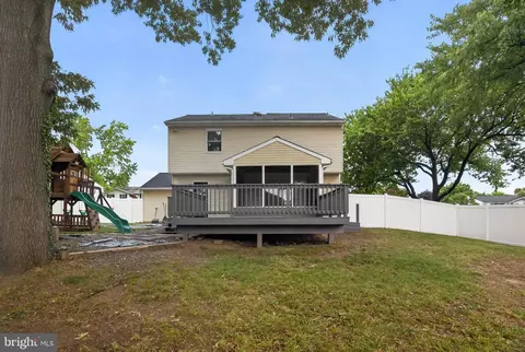Exterior - 325 Double Eagle Dr, Linthicum Heights, MD 21090 photo 6 of 6