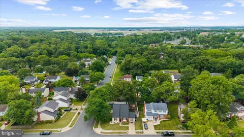 View/Area - 325 Double Eagle Dr, Linthicum Heights, MD 21090 photo 4 of 7