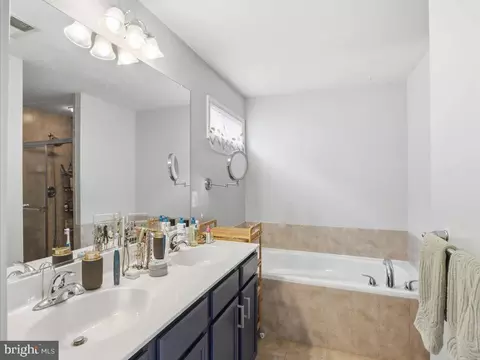 Bath - 7742 Lawrence Ave, Pasadena, MD 21122 photo 1 of 3