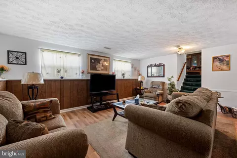 Living - 1433 Gesna Dr, Hanover, MD 21076 photo 1 of 1