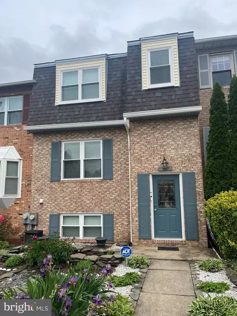 2432 Vineyard Ln, Crofton, MD 21114