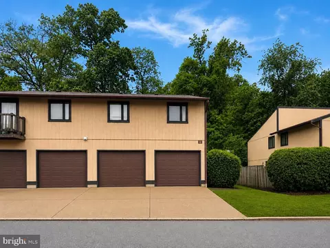 408 West Ct, Glen Burnie, MD 21061