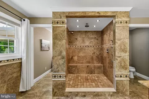 Bath - 1780 Chesapeake Pl, Pasadena, MD 21122 photo 2 of 6