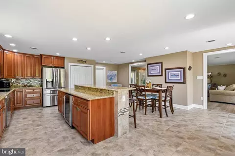 Kitchen - 1780 Chesapeake Pl, Pasadena, MD 21122 photo 2 of 2