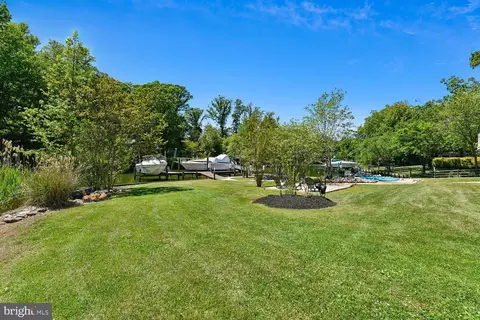 Exterior - 1780 Chesapeake Pl, Pasadena, MD 21122 photo 7 of 8