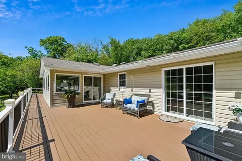 Exterior - 1780 Chesapeake Pl, Pasadena, MD 21122 photo 4 of 8