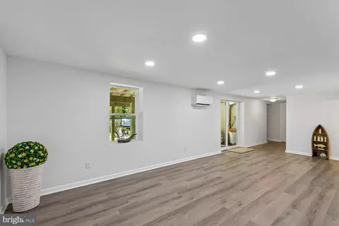 Living - 1780 Chesapeake Pl, Pasadena, MD 21122 photo 2 of 2