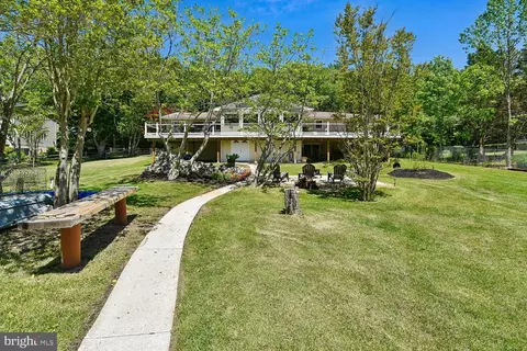 Exterior - 1780 Chesapeake Pl, Pasadena, MD 21122 photo 5 of 8