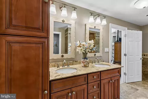 Bath - 1780 Chesapeake Pl, Pasadena, MD 21122 photo 1 of 6