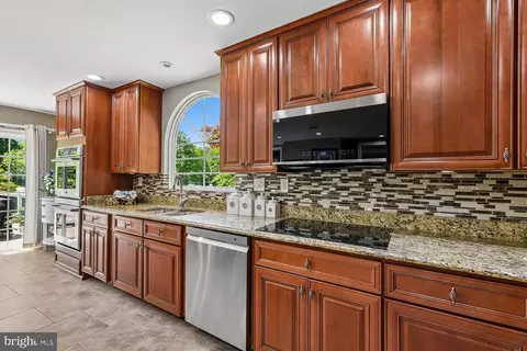 Kitchen - 1780 Chesapeake Pl, Pasadena, MD 21122 photo 1 of 2