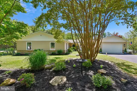 Exterior - 1780 Chesapeake Pl, Pasadena, MD 21122 photo 1 of 8