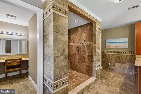 Bath - 1780 Chesapeake Pl, Pasadena, MD 21122 photo 3 of 6