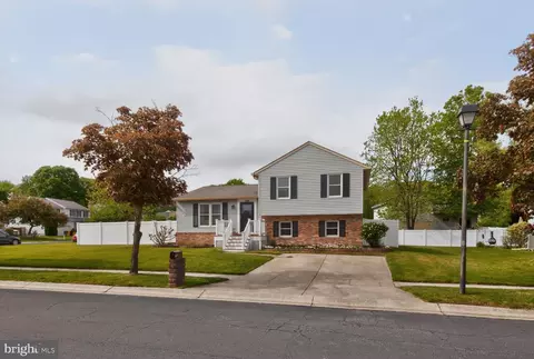 1300 Roundhouse Ct, Severn, MD 21144