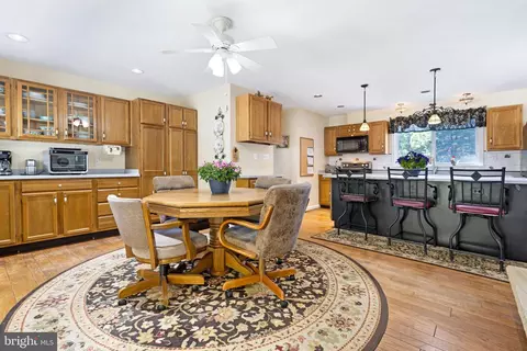 Kitchen - 7 Sonora Dr, Pasadena, MD 21122 photo 3 of 5
