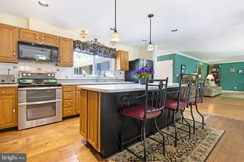 Kitchen - 7 Sonora Dr, Pasadena, MD 21122 photo 2 of 5