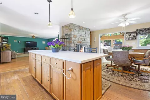 Kitchen - 7 Sonora Dr, Pasadena, MD 21122 photo 4 of 5