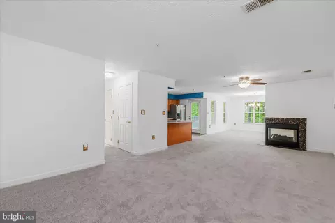 631 Admiral Dr #302, Annapolis, MD 21401