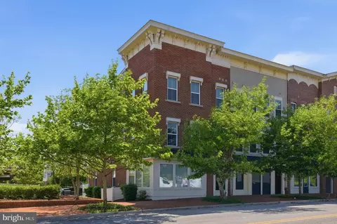 713 Skippers Ln, Annapolis, MD 21401