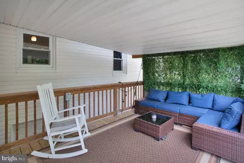 Exterior - 976 Shore Acres Rd, Arnold, MD 21012 photo 5 of 11