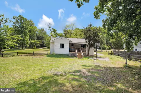 Exterior - 976 Shore Acres Rd, Arnold, MD 21012 photo 7 of 11